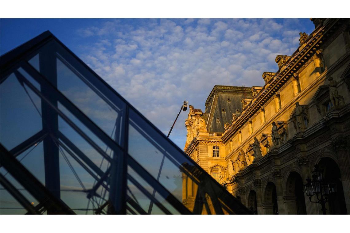 Laut der Louvre-Chefin ist die berühmte Glaspyramide des Museums "strukturell überholt".