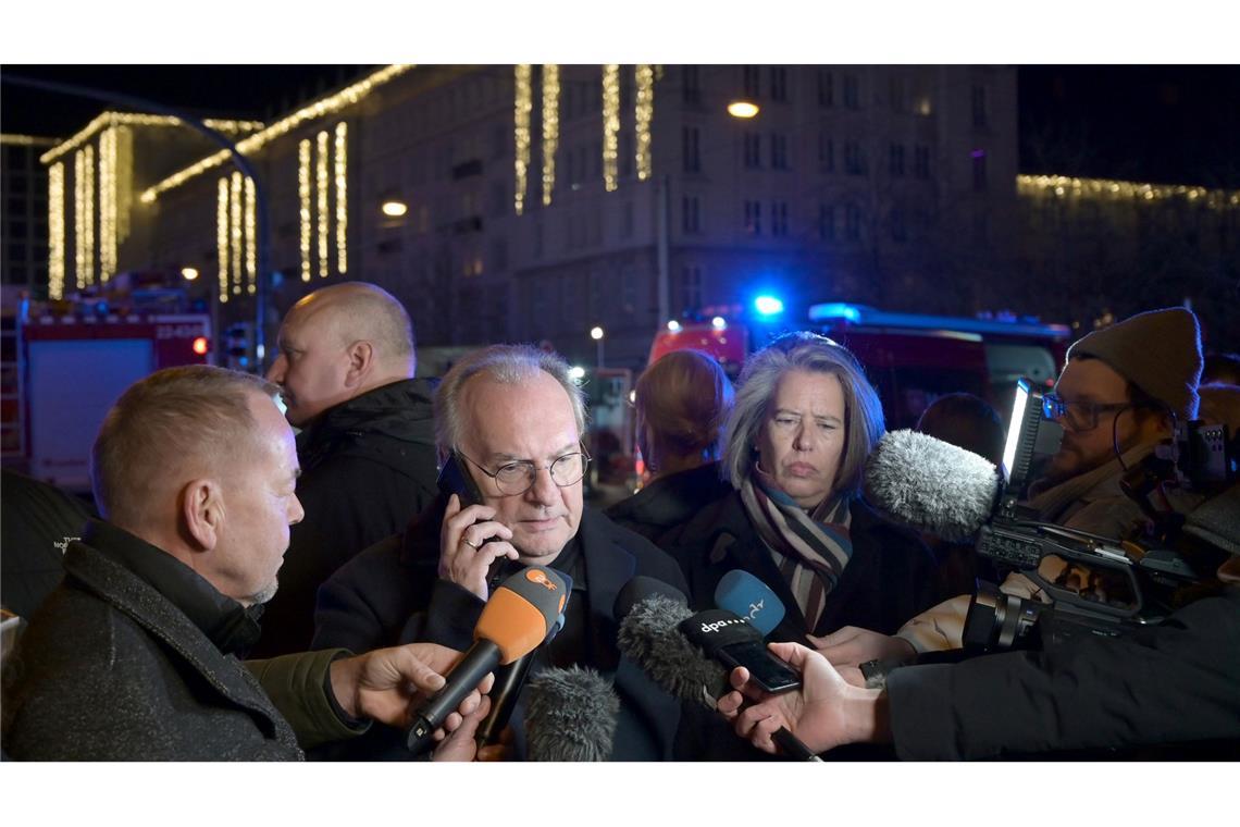 Laut Ministerpräsident Haseloff sind mindestens zwei Menschen ums Leben gekommen - darunter ein Kleinkind.