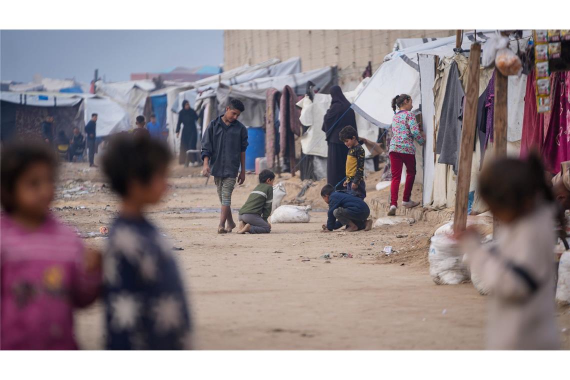 Leben in Not. Leben in Zeltstädten - die Palästinenser im Gazastreifen sehnen sich nach einem Ende des Krieges.