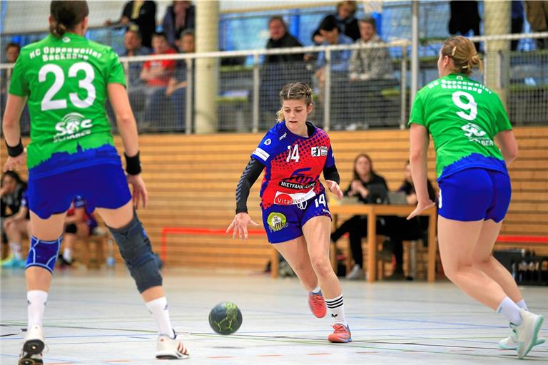 Leonie Mayer muss sich wie sehr viele Männer und Frauen in Württemberg bis mindestens 6. Februar gedulden, ehe es im Handball unterhalb der Oberliga weiter geht. Für Sulzbach-Murrhardt, die SG Weissach und fast alle HCOB-Teams steht dann aber nur noch eine einfache Runde an. Foto: A. Becher