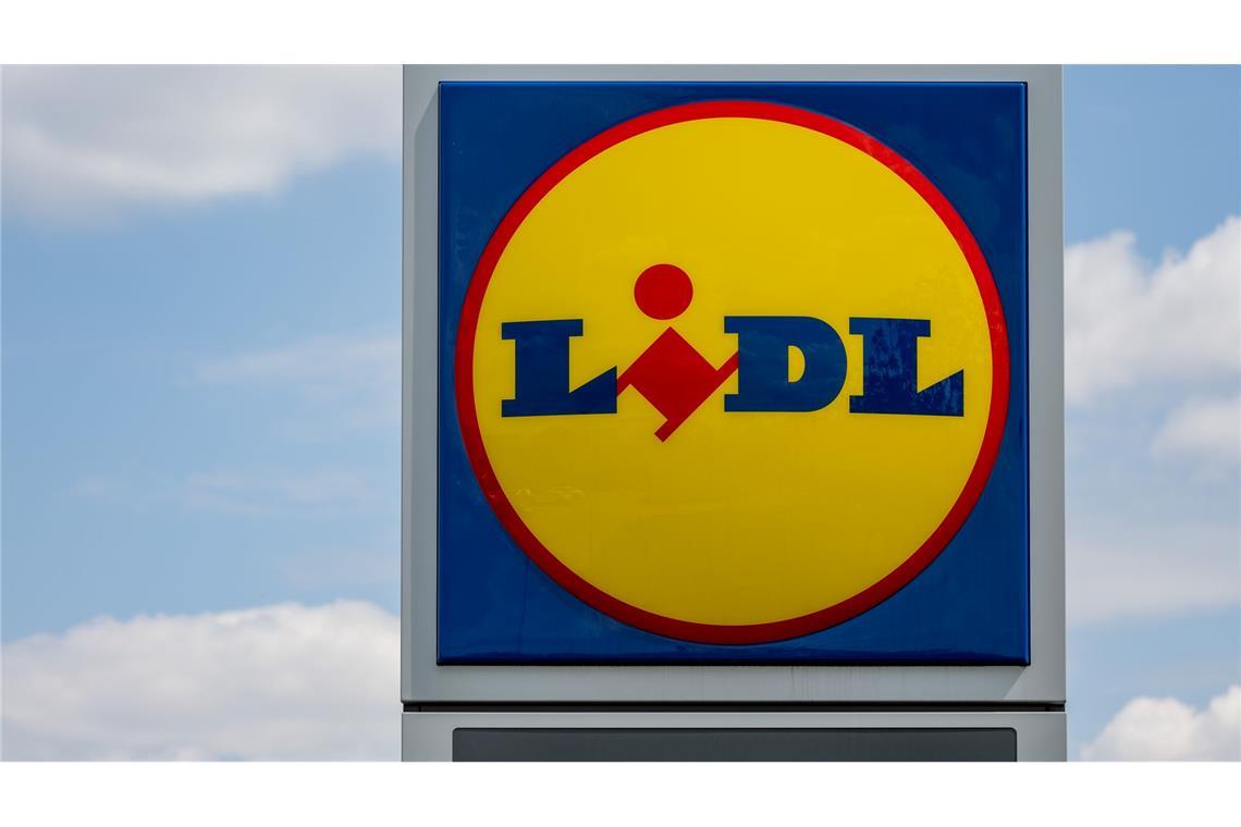 Lidl verzeichnete 2023 den höchsten Umsatz bei den Lebensmittel-Discountern in Deutschland. Im Bereich Non-Food haben die Lebensmittel-Discounter zuletzt weniger umgesetzt.