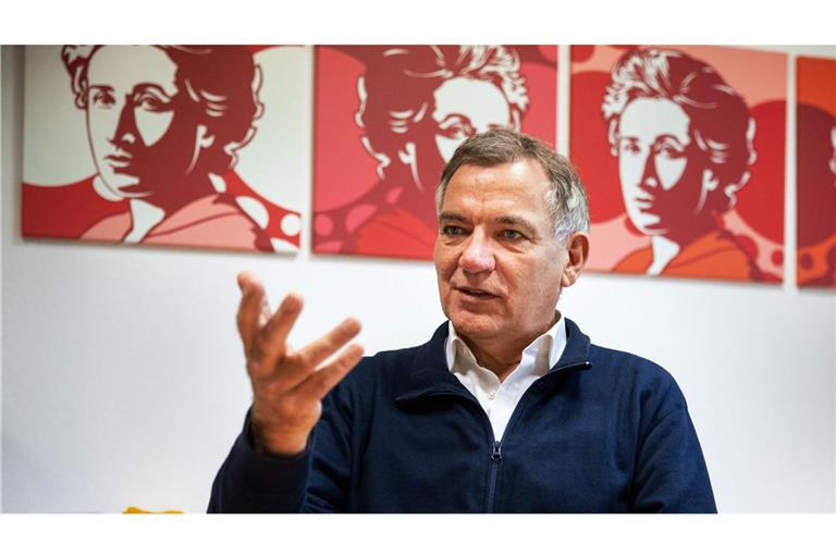 Linken-Chef Jan van Aken glaubt fest an den Wiedereinzug seiner Partei in den Bundestag.