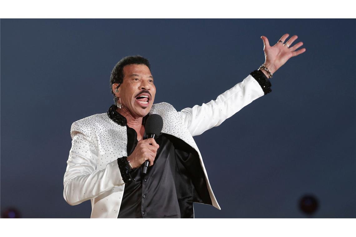 Lionel Richie trat im vergangenen Jahr bei der Krönung von König Charles III. auf. 2025 geht er wieder in Europa auf Tournee und kommt auch fünf Konzerte nach Deutschland.