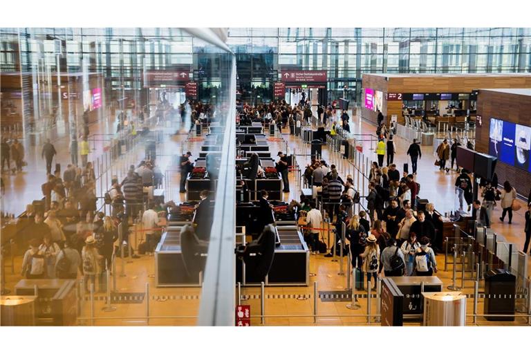 Luftfahrtverbände erwarten höhere Preise für Flugtickets (Archivbild).