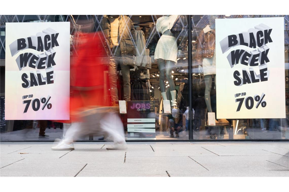 Männer geben am Black Friday mehr Geld aus. (Archivbild)