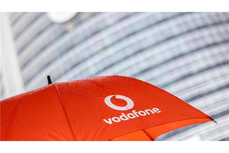 Mal wieder Regenwetter an der Vodafone-Deutschlandzentrale - und auch geschäftlich hat es sich eingetrübt für den Telekommunikationsanbieter.