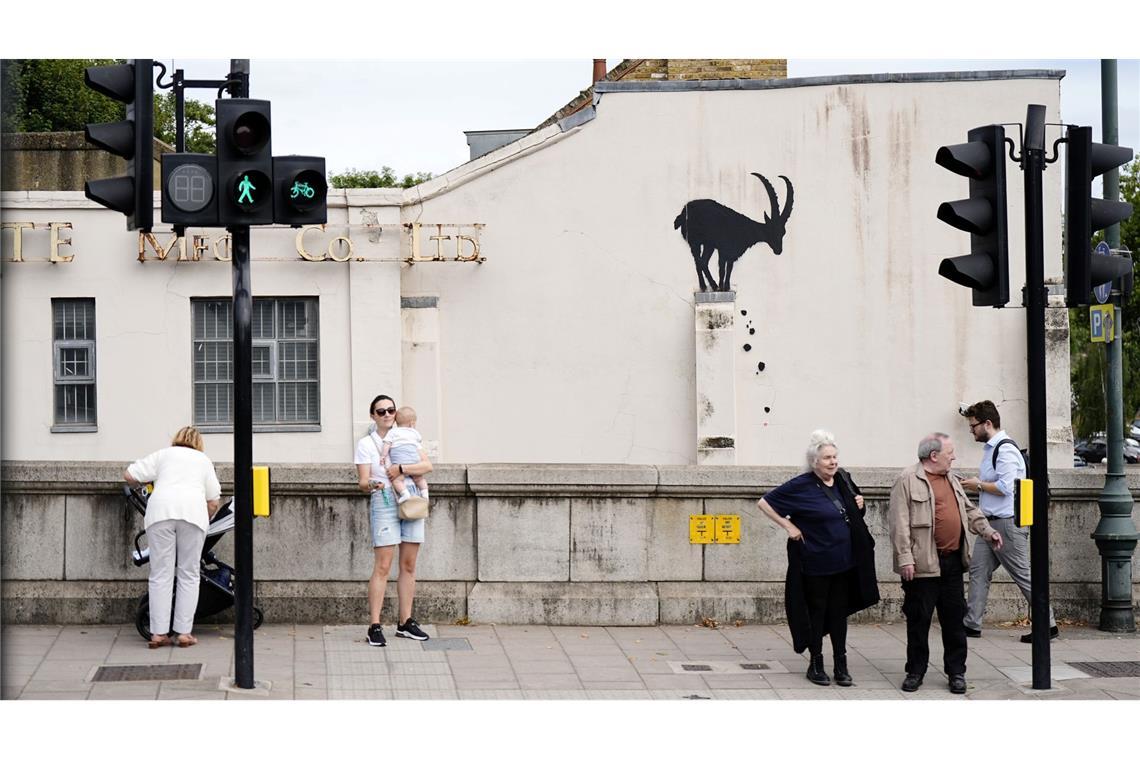 Manch ein Banksy-Fan sah in dem Steinbock ein Symbol für die rechtsextremistischen Ausschreitungen im Land.