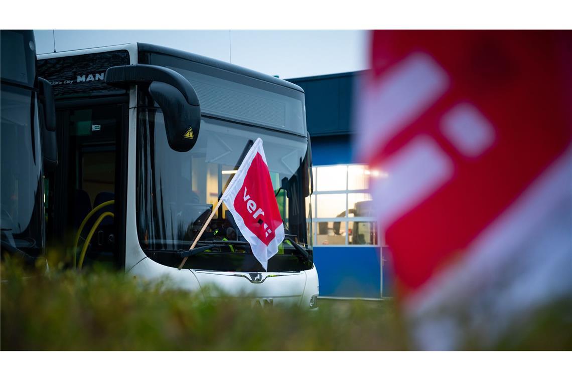 Mancherorts bleiben die Busse am Mittwoch und Donnerstag im Depot – es wird gestreikt.