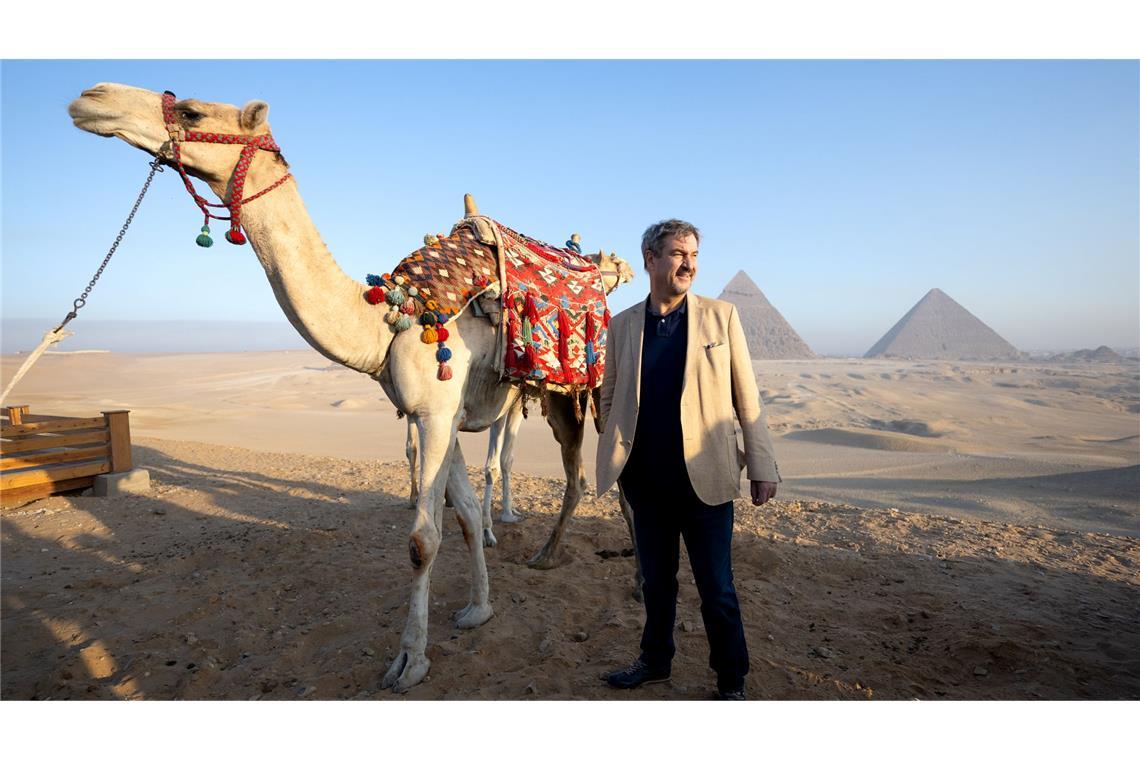 Markus Söder (CSU), Ministerpräsident von Bayern, besichtigt auch die Pyramiden von Gizeh auf seiner dreitägigen Dienstreise nach Ägypten.