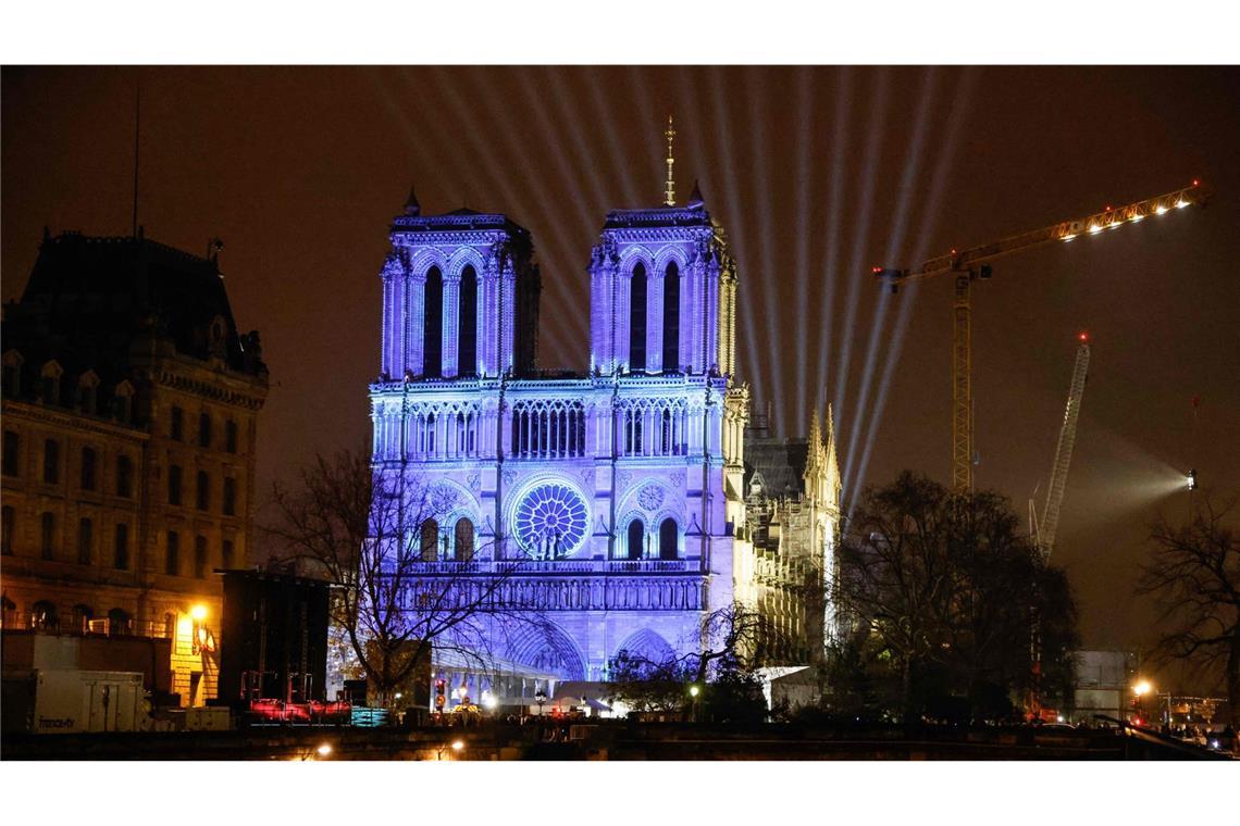 Menschen aus aller Welt spendeten mehr als 840 Millionen Euro für den Wiederaufbau der frühgotischen Bischofskirche.