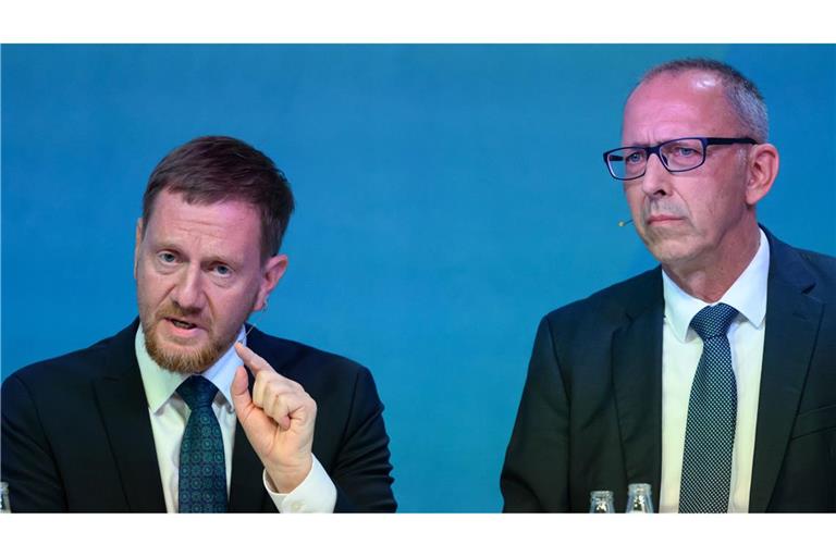 Michael Kretschmer (CDU, l), Ministerpräsident von Sachsen, und Jörg Urban, Vorsitzender der AfD in Sachsen teilten sich im Wahlkampf das Podium.