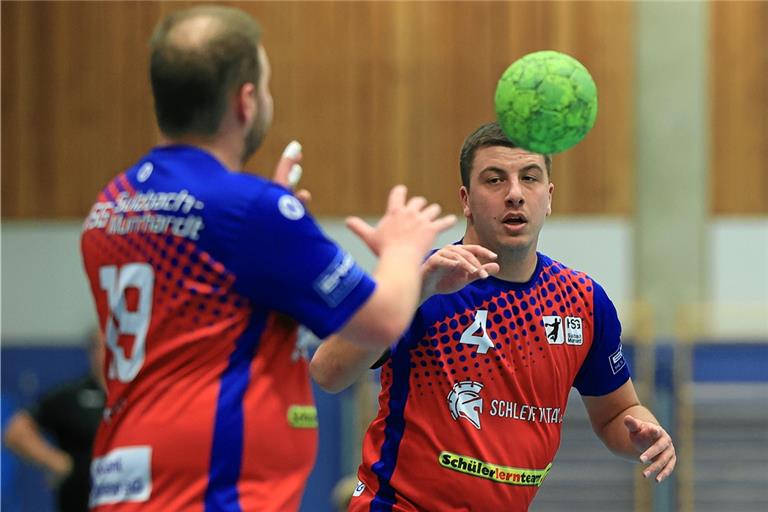 Michael Müller (rechts) sieht beim Bezirksliga-Team der HSG Sulzbach-Murrhardt noch Steigerungspotenzial. Foto: Alexander Becher