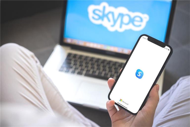 Microsoft stellt Skype im Mai 2025 ein. Erfahren Sie, wie lange Skype noch funktioniert und was mit Ihren Daten passiert.