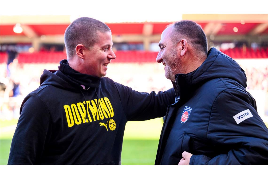 Mike Tullberg (l) saß in Heidenheim zum letzten als Interimstrainer auf der BVB-Bank.