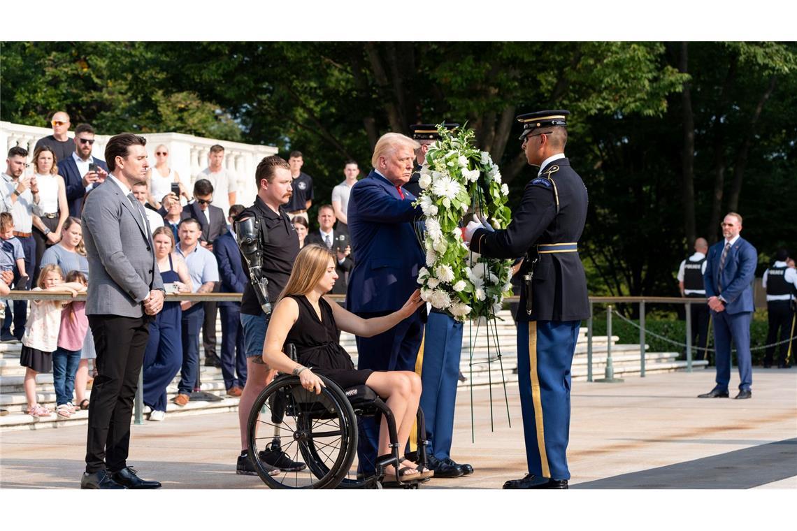 Mit seinem Besuch auf dem Nationalfriedhof Arlington hat Trump eine Kontroverse ausgelöst. (Archivbild)