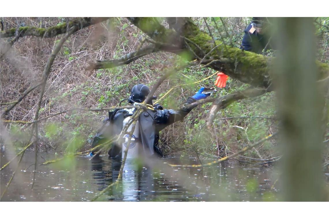 Mitte März entdeckten die Ermittler die Leiche der 51-jährigen Großmutter des Babys in einem See bei Bad Schönborn (Landkreis Karlsruhe). (Archivbild)