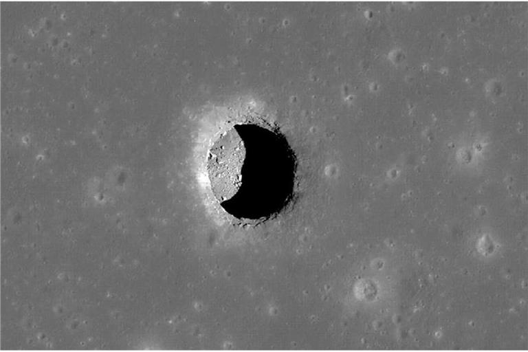 Mondkrater wie dieser im „Mare Tranquillitatis“ (lateinsich für Meer der Stille) könnten künftigen Kolonisten eine Zuflucht bieten.