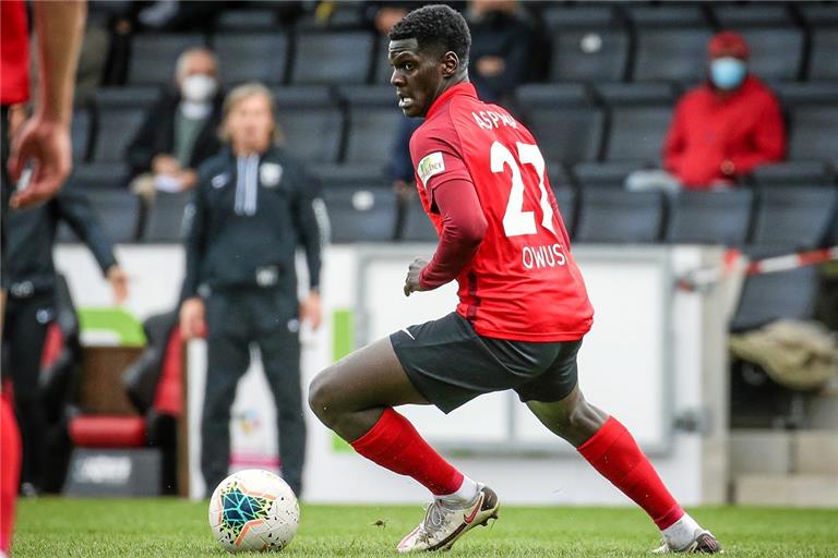 Nach einem Jahr zurück im Murrtal: Der frühere Großaspacher Regionalliga-Spieler Andrew Owusu, der künftig für den Lokal- und Ligarivalen aus Backnang am Ball ist. Foto: Alexander Becher