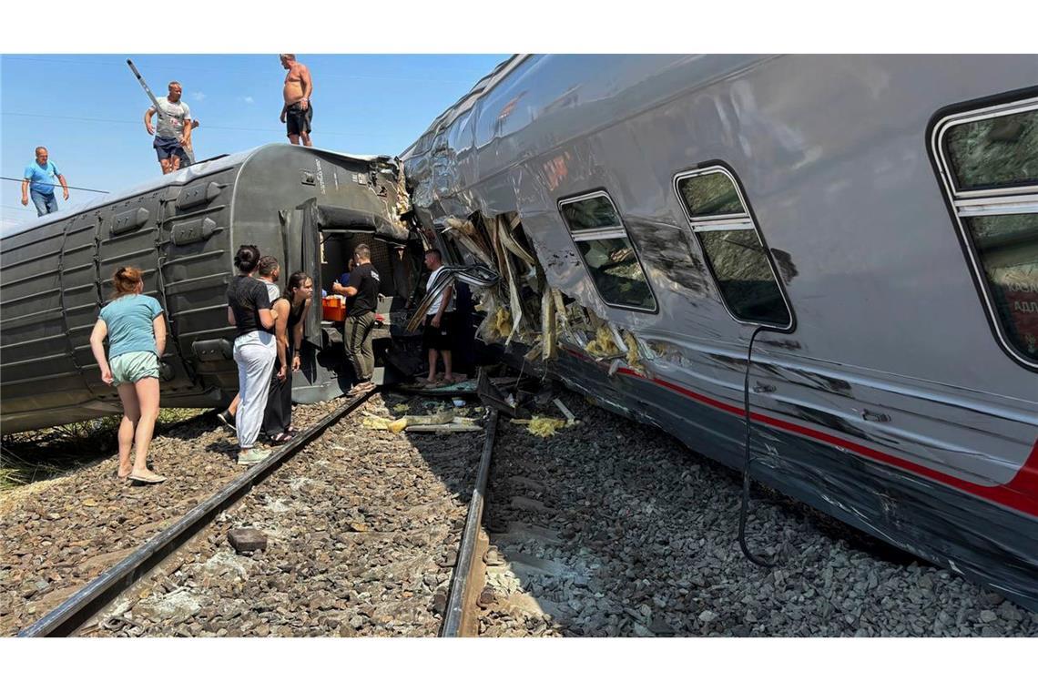 Nach RZD-Angaben kippten in der Region Wolgograd acht Waggons von den Gleisen.