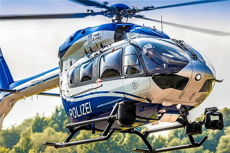 Neben dem Hubschrauber waren auch mehrere Polizeistreifen unterwegs. Symbolbild: privat 