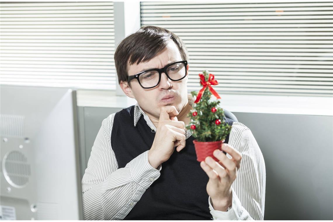 Nicht bei allen kommt in der Weihnachtszeit im Büro Feierstimmung auf.