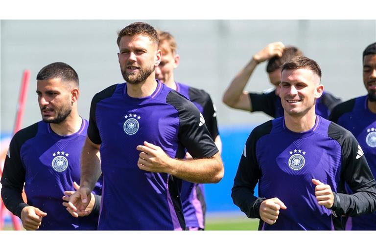 Niclas Füllkrug (M.) und Pascal Groß (R.) stehen beim Länderspiel gegen Ungarn am Samstag in der Startelf.