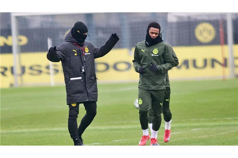 Niko Kovac musste sich beim Abschlusstraining in Dortmund warm anziehen.