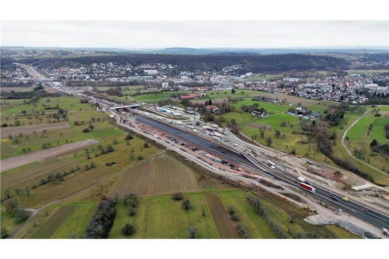 Normalerweise hält der Ausbau der Autobahn den Verkehr bei Pforzheim auf. Jetzt sind es Arbeiten am Stromnetz.