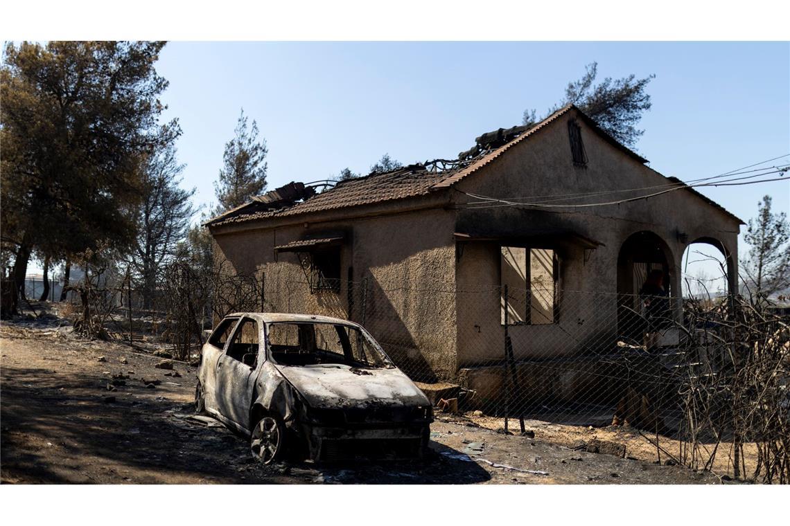 Nur wenige Kilometer nordöstlich der griechischen Hauptstadt Athen hat das Feuer gewütet. Der Schaden durch die Brände kann noch nicht beziffert werden.