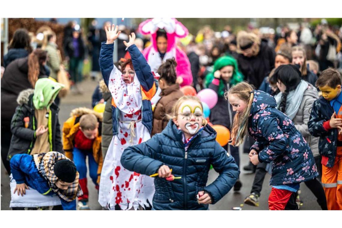 Ob Kinder etwa am Rosenmontag nicht zur Schule müssen, ist in jedem Bundesland unterschiedlich.