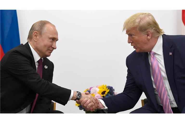 Offiziell gibt es seit Jahren keine Kontakte zwischen US-Präsident Trump und seinem russischen Kollegen Putin. Doch nach Angaben des Republikaners hat er weiter ein gutes Verhältnis zum Kremlchef. (Archivbild)