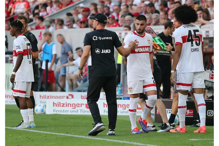 Ohne Deniz Undav (Zweiter von re.), dafür mit Anrie Chase (re.) wird der VfB in Münster antreten. Ohne Deniz Undav (Zweiter von re.), dafür mit Anrie Chase (re.) wird der VfB in Münster antreten. In unserer Bildergalerie zeigen wir die mögliche Startelf.