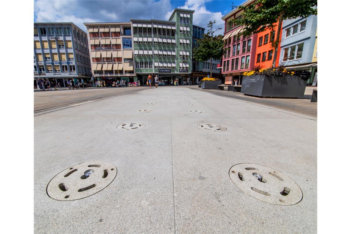 Ohne Wasser haben die Wasserspiele auf dem Marktplatz eher den Charakter einer Steinwüste.