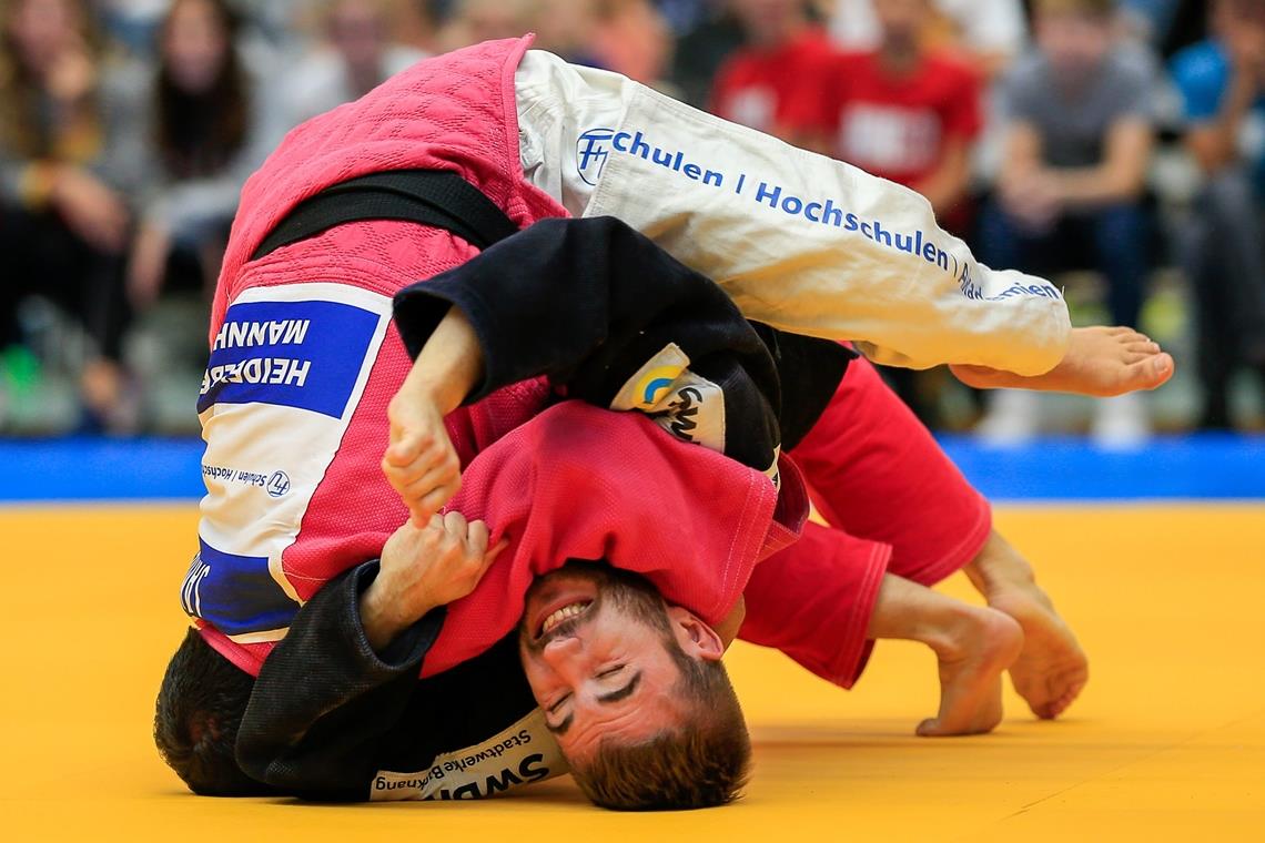 Philipp Holzmann (schwarzer Judoanzug) wird sich nicht mehr für die TSG Backnang verbiegen und hört auf. Foto: A. Becher