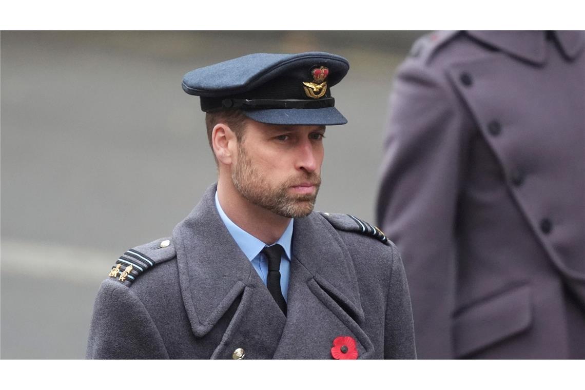 Prinz William in Uniform. Die Zeremonie am zentralen Kriegerdenkmal Cenotaph im Regierungsviertel gehört zu den wichtigsten Terminen im royalen Kalender.