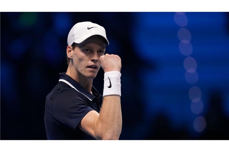 Publikumsliebling Jannik Sinner geht als Favorit in das Endspiel der ATP Finals gegen Taylor Fritz.