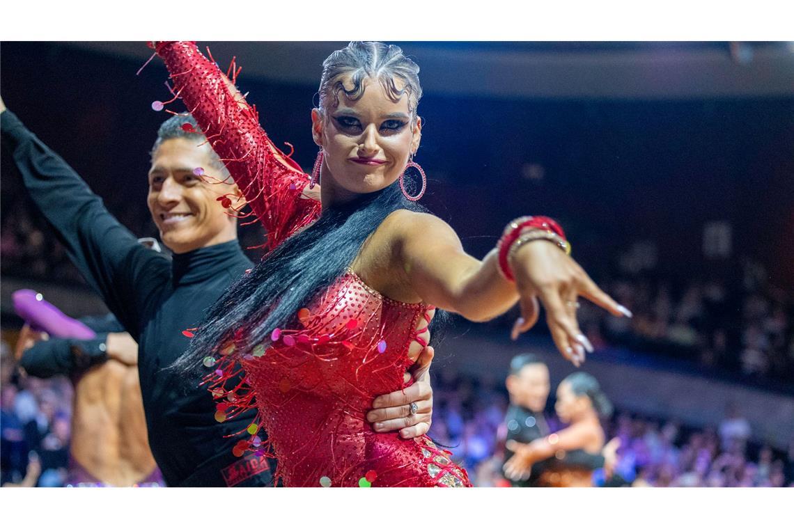 Razvan Dumitrescu und Jacqueline Joos tanzen bei den German Open Championchips (GOC).