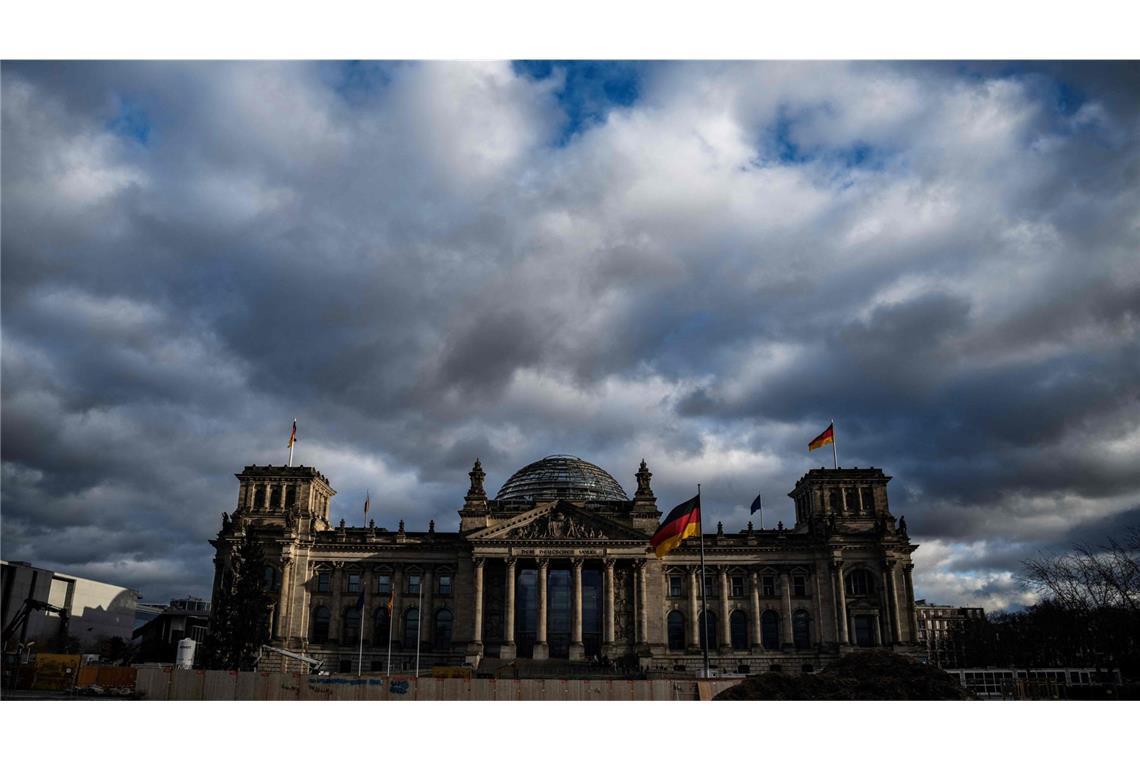 Reichstagsgebäude in Berlin: Im neu gewählten Parlament beträgt der Anteil der Abgeordneten mit Migrationsgeschichte 11,6 Prozent.