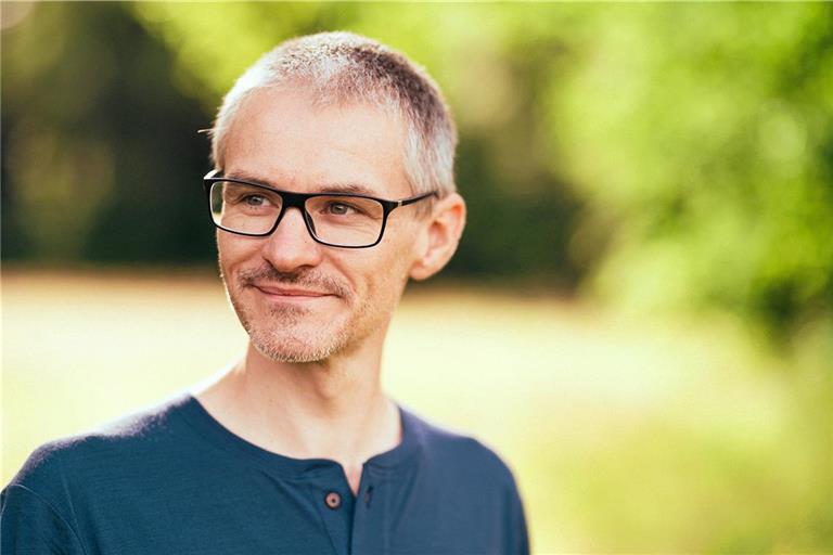 Robert Böker unterstrich, dass sich im Müll oft kostbare Stoffe befinden, die wiederum als Ressourcen dienen können. Foto: David Franck