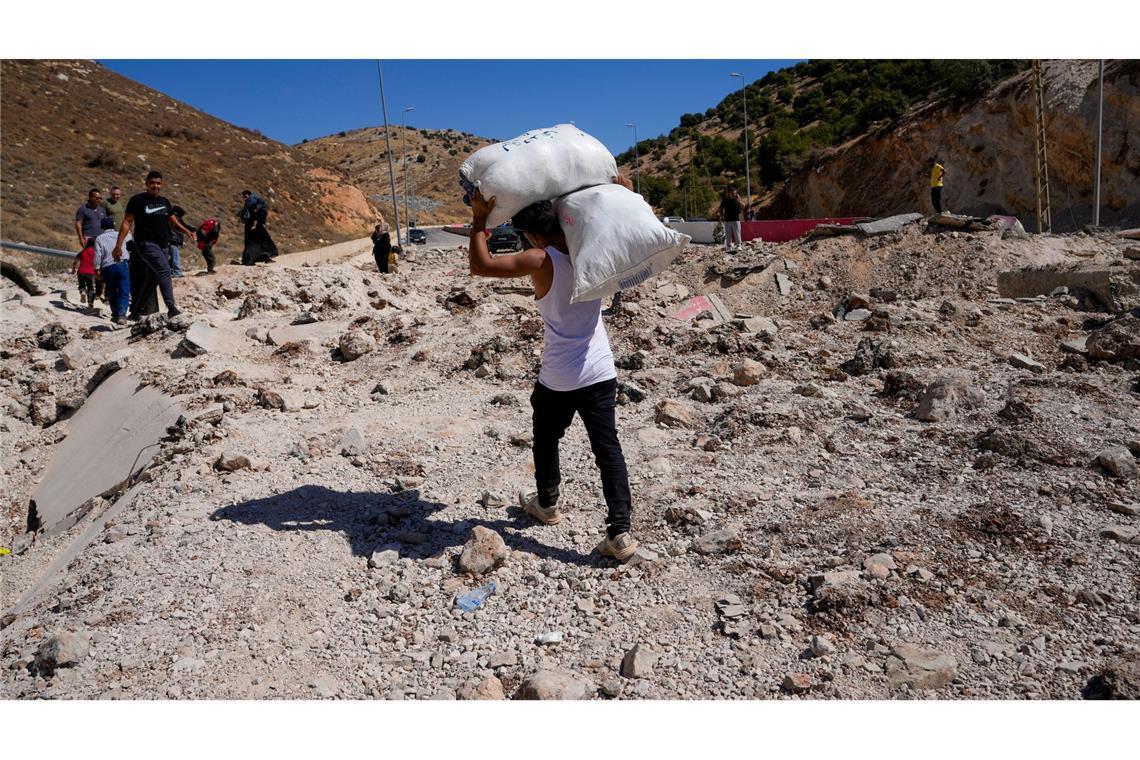 Rund 540.000 Menschen flohen aus dem Libanon ins benachbarte Bürgerkriegsland Syrien. (Archivbild)