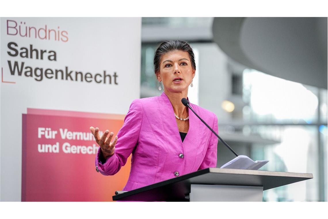 Sahra Wagenknecht möchte das Thema Friedenspolitik in die Präambel von möglichen Koalitionsverträgen mit der SPD aufnehmen (Symbolbild).