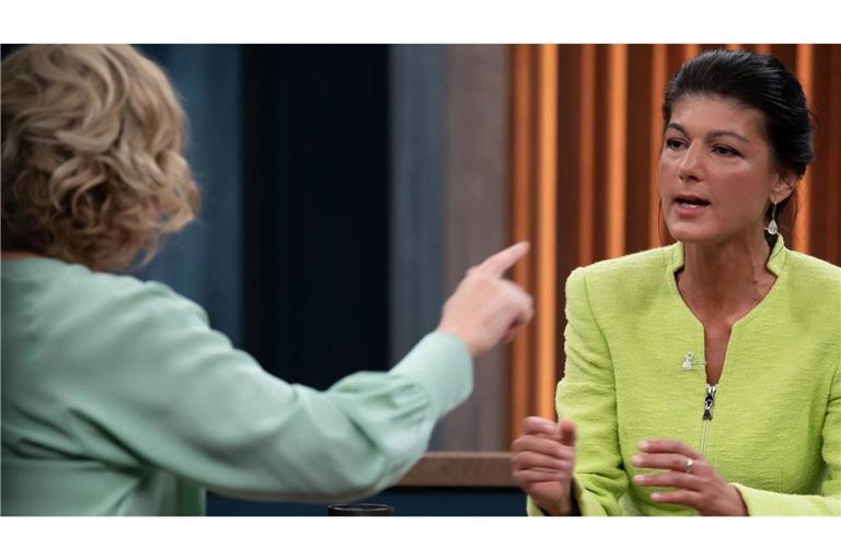 Sahra Wagenknecht (rechts) geriet in der Sendung mehrmals unter Beschuss.