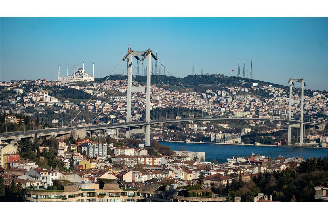 Schätzungsweise 5.000 Kliniken für Haartransplantationen gibt es in Istanbul. (Archivbild)