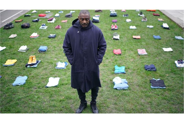 Schauspieler Idris Elba bei der Vorstellung seiner Kampagne „Don’t Stop Your Future“ auf dem Parliament Square in Westminster im Zentrum Londons. Elba fordert das sofortige Verbot von Macheten und  Zombiemessern.