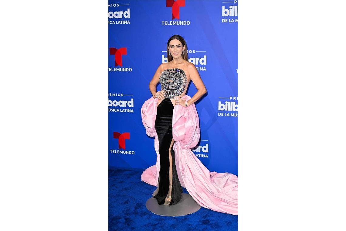 Schauspielerin und Model Jacqueline Bracamontes hat sich für die Billboard Latin Music Awards etwas ganz besonderes einfallen lassen.