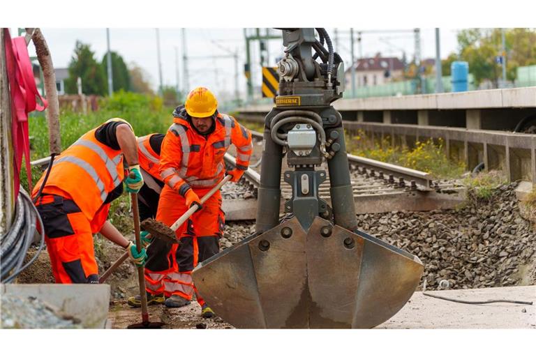 Schienen, Weichen, Stellwerke: Die Bahn hat in diesem Jahr so viel gebaut wie lange nicht. (Archivbild)