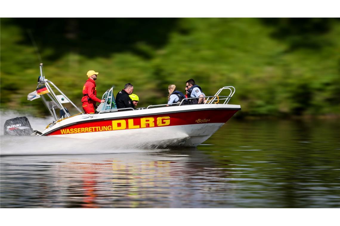 Schwimmen im Fluss ist gefährlich - der DLRG kann immer wieder Vermisste nur noch tot bergen. (Symbolbild)