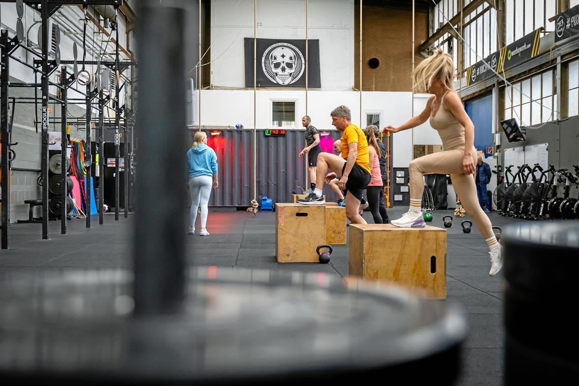 Schwitzen und den Körper stählen. Cross-Fit bietet die Möglichkeit dazu. Eine, die immer mehr an Popularität gewinnt. Foto: Alexander Becher