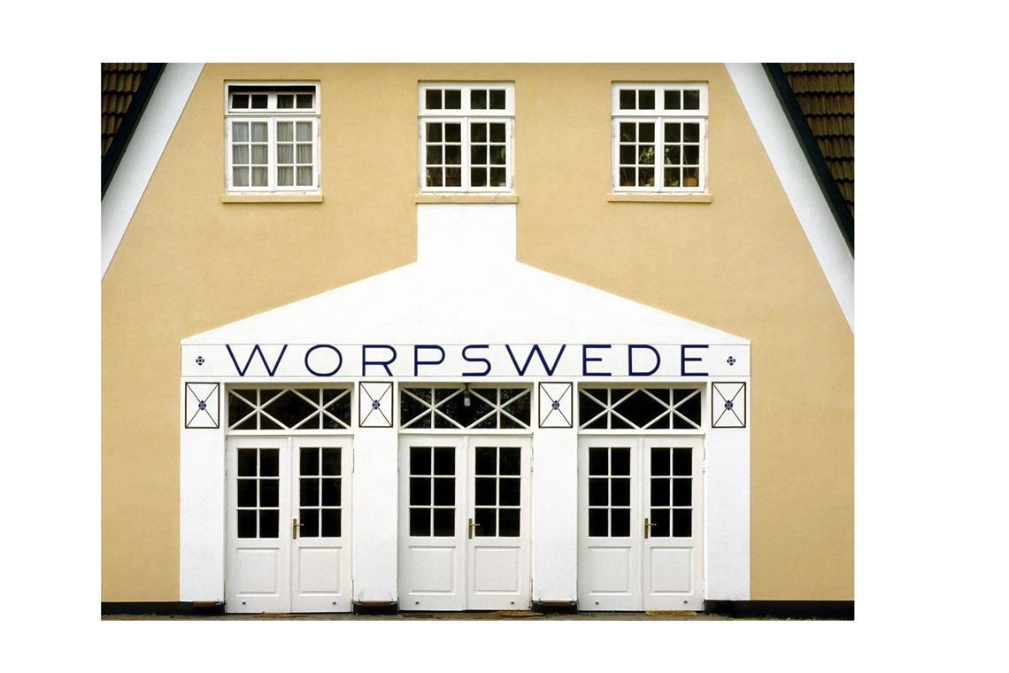 Sehenswert in Worpswede ist auch das Bahnhofsgebäude im Jugendstil und . . .