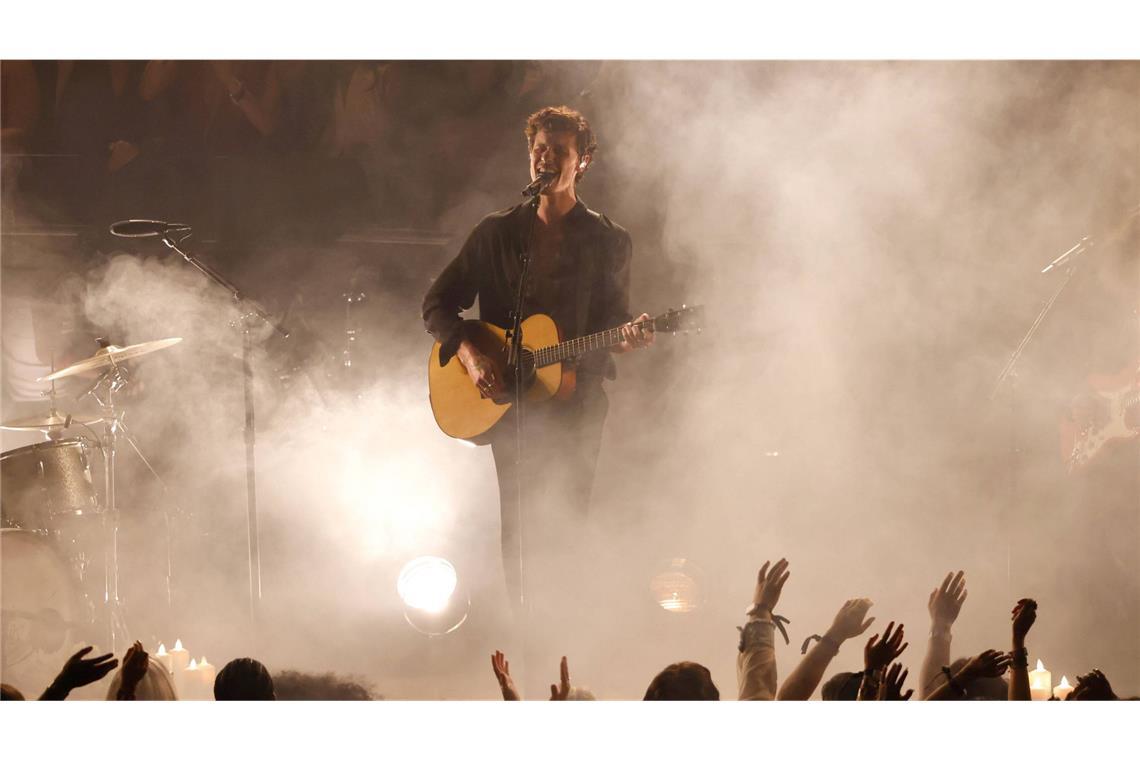 Shawn Mendes performte seinen brandneuen Song „Nobody Knows“.